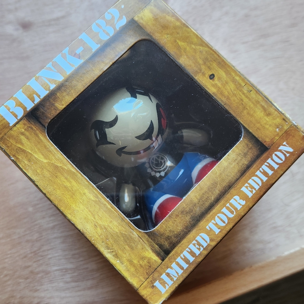 Blink 182 Limited Tour Edition figure